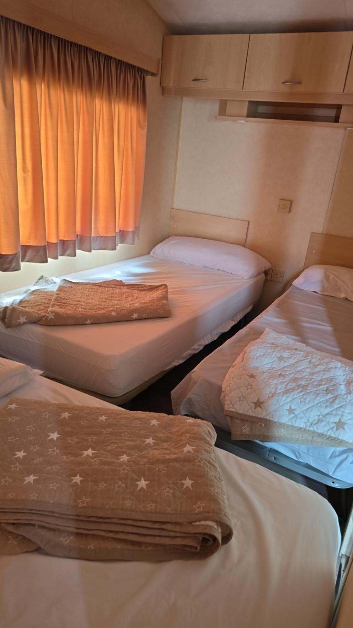 Camping Pradon 阿内罗 外观 照片